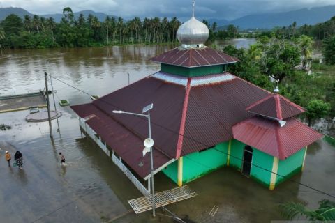 Sekolah dasar dan rumah ibadah terendam banjir di Konawe Utara