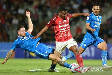 Liga 1 : Semifinal leg pertama Bali United lawan Persib Bandung