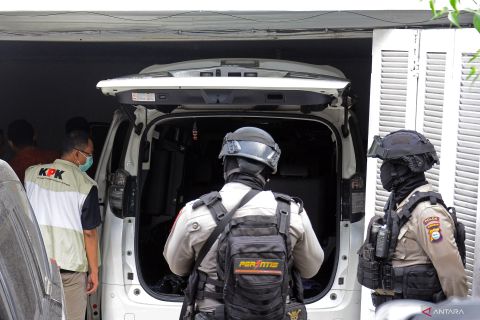 KPK geledah rumah adik Syahrul Yasin Limpo di Makassar