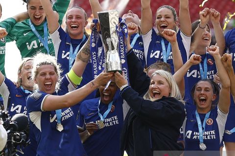 Chelsea juara Liga Super Wanita Inggris setelah tekuk Manchester United 6-0