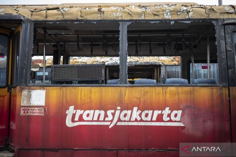 Sebanyak 417 bus Transjakarta terbengkalai