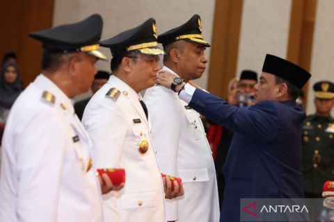 Pelantikan tiga penjabat Bupati di Sulawesi Tenggara