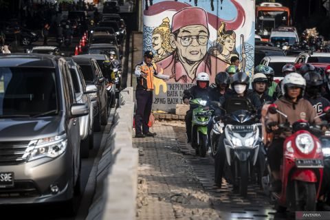 Pemberlakuan contra flow di jalan Ciledug Raya