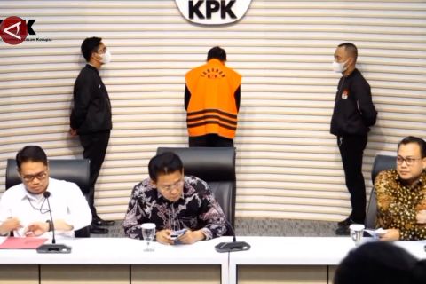 Bupati Sidoarjo resmi ditahan KPK atas kasus korupsi insentif ASN