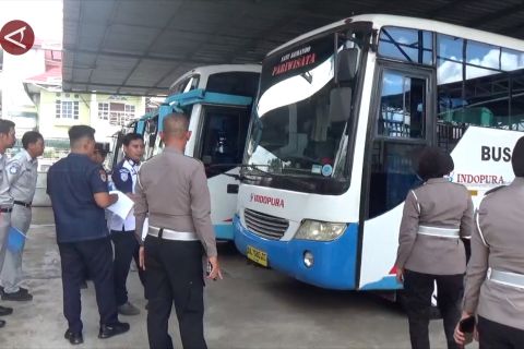 Cegah lakalantas, Polda Kalsel cek kelayakan bus
