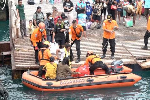 Evakuasi pengungsi dari Pulau Tagulandang semakin dimasifkan