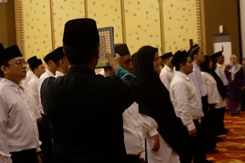 Lantik 35 PPK, KPU Pangkalpinang tekankan integritas dan netralitas