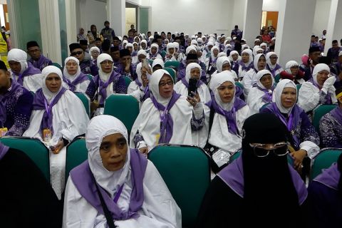Lebih dari seribu jamaah haji asal Maluku dilepas hari ini