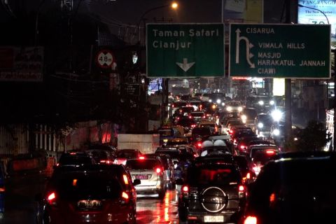 Libur akhir pekan, 21 ribu kendaraan masuk kawasan puncak