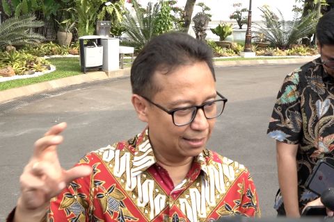 Menkes angkat bicara soal efek samping vaksin AstraZeneca