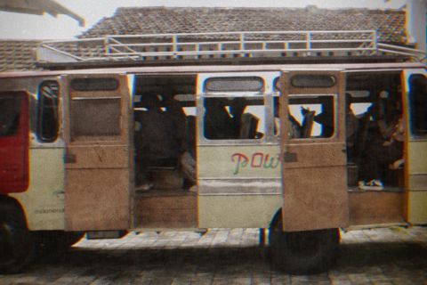 Nostalgia naik angkutan bersejarah Oto Pownis di Pangkalpinang