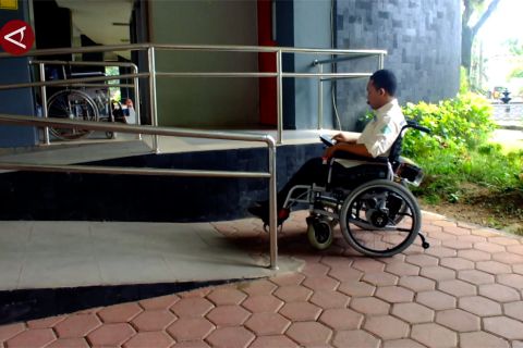 Mahasiswa Unej ciptakan kursi roda pintar berteknologi AI