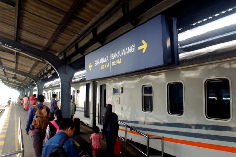 Daop 9 tambah rangkaian kereta pada libur panjang Waisak 2024