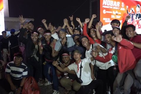 Warga padati kawasan Monas dukung Timnas Garuda lawan Irak di AFC U-23