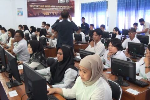 Ratusan orang ikuti tes calon anggota PPK di Ambon dan Palangka Raya