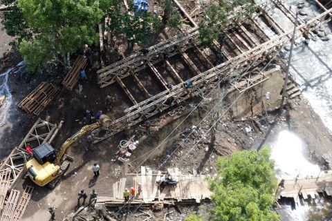 TNI pasang tujuh unit jembatan bailey di Kabupaten Tanah Datar