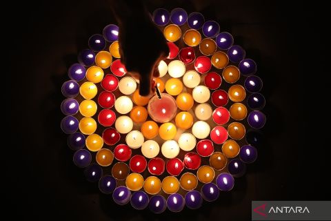 Umat Buddha di Aceh gelar prosesi lilin pada rangkaian peringatan Tri Suci Waisak 