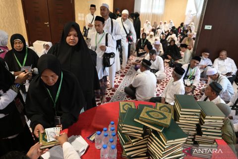 Pembagian dana wakaf Baitul Asyi senilai 1.500 riyal per jamaah di Makkah