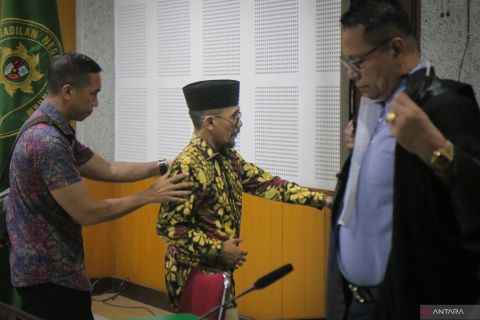 Mantan Wali Kota Bima divonis 7 tahun penjara