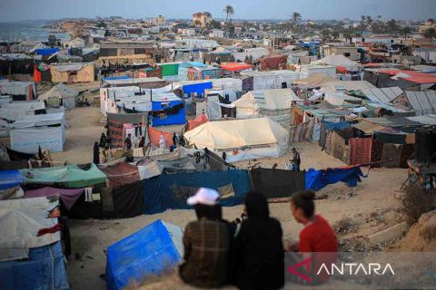 Pengungsian sementara warga Palestina di Khan Younis