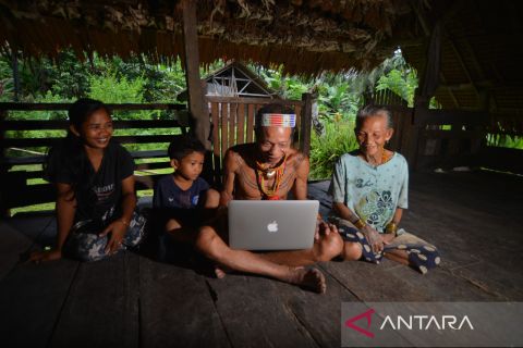 Akses internet di pedalaman Mentawai
