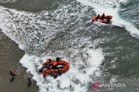 Basarnas temukan wisatawan tenggelam di Pantai Taipa