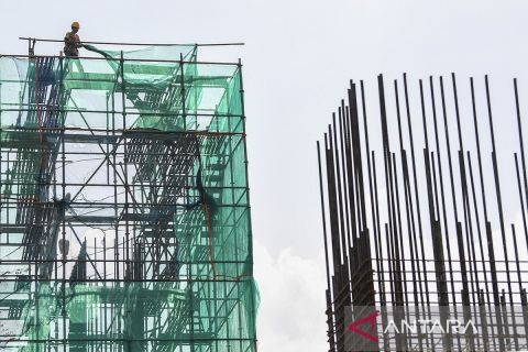 LRT Jakarta fase 1B rute Velodrome-Manggarai, telah mencapai tahap pemasangan girder penopang jalur perlintasan atas