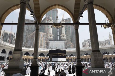 Jamaah haji jalani prosesi tawaf ifadah mengelilingi Ka’bah