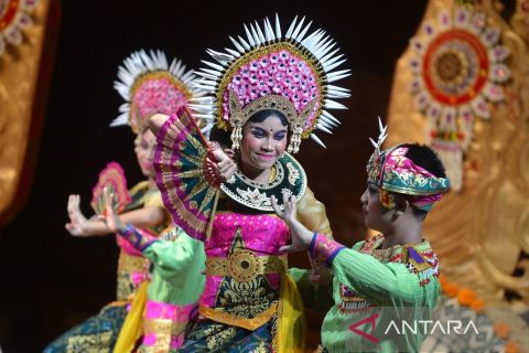 Pagelaran kreativitas seni siswa SLB di Bali