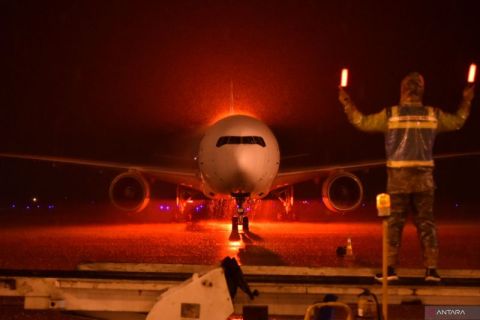 Kedatangan jamaah haji di Medan dan Padang