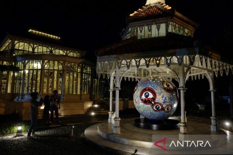 Patung kontemporer karya 11 seniman dipamerkan di Pracima Tuin Mangkunegaran Solo