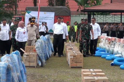 Kementan serahkan bantuan pertanian senilai Rp500 miliar untuk Kalteng