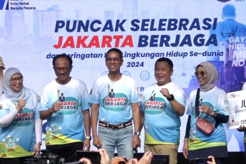 Pj Heru kampanye jalan sehat untuk tingkatkan kesehatan masyarakat