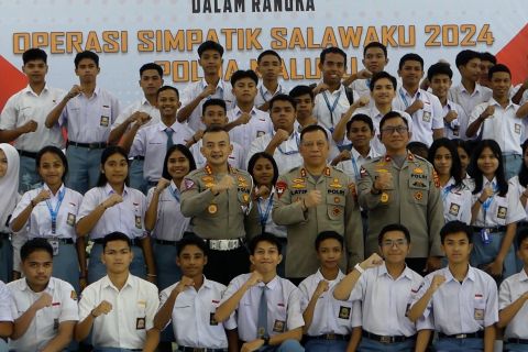 Polda Maluku kampanyekan tertib berlalu lintas bagi pelajar di Ambon
