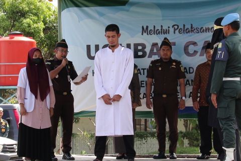 Polisi yang langgar khalwat di Aceh batal jalani hukum cambuk