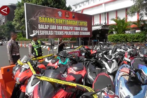 Satlantas Polrestabes Semarang sita ratusan motor dari balap liar