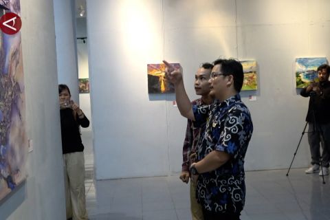 Sebanyak 44 perupa muda pamerkan hasil karya bertajuk 'Move' di Padang