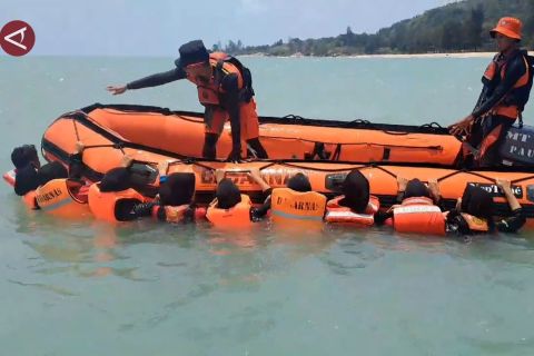 Tingkatkan kemampuan SAR, Basarnas Babel gelar pelatihan di perairan