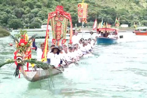 Serunya Parade Air Perahu Naga Tai O di Hong Kong