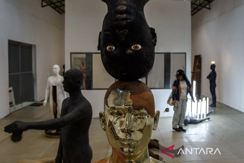 Pameran tunggal Tubuh Antroposen di Bandung