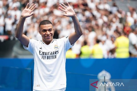 Mbappe resmi bela Real Madrid dengan nomor punggung sembilan