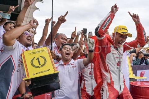Mohammad Adenanta juara race dua SS600 ARRC 2024 Mandalika