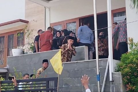 Jokowi melayat ke rumah duka Hamzah Haz