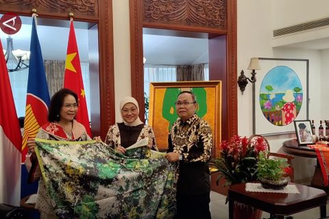 Menaker Ida Fauziyah kunjungi China pelajari pelatihan vokasi