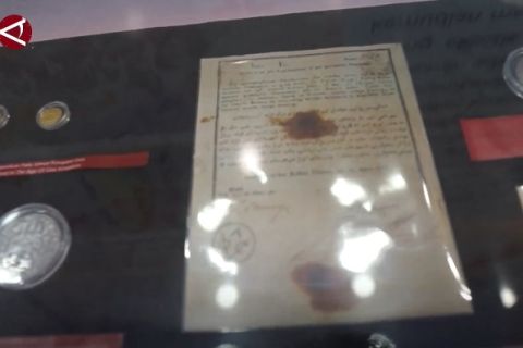 Melihat pameran perdana koleksi Museum Bank Indonesia di Gorontalo