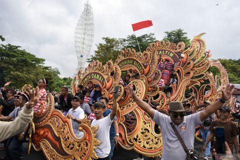 Karnaval budaya nusantara di Samarinda