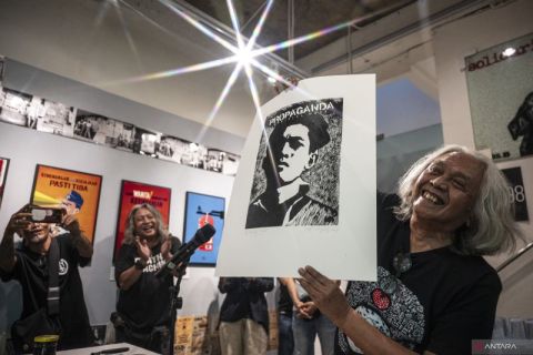 Pameran Propaganda: Official Hoax