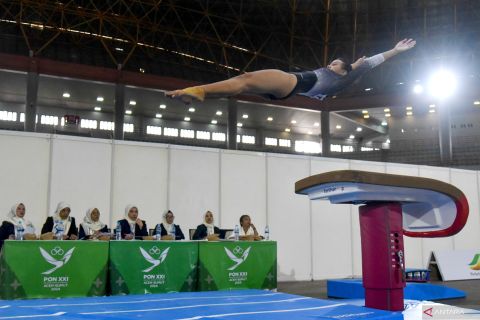 Senam artistik PON XXI Aceh-Sumut