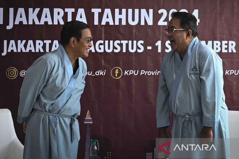 Pemeriksaan kesehatan Pramono Anung-Rano Karno