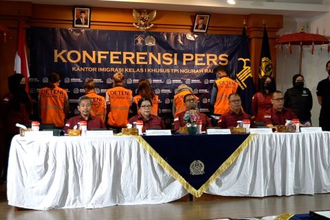Imigrasi Ngurah Rai tindak WNA bekerja ilegal  dan pemilik narkotika